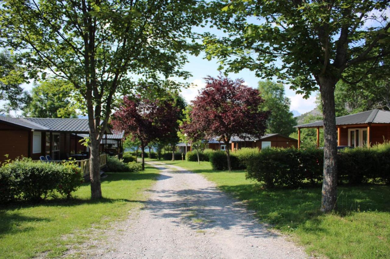Village De Chalets Et Camping La Pierre De L'Aigle La Breole ภายนอก รูปภาพ