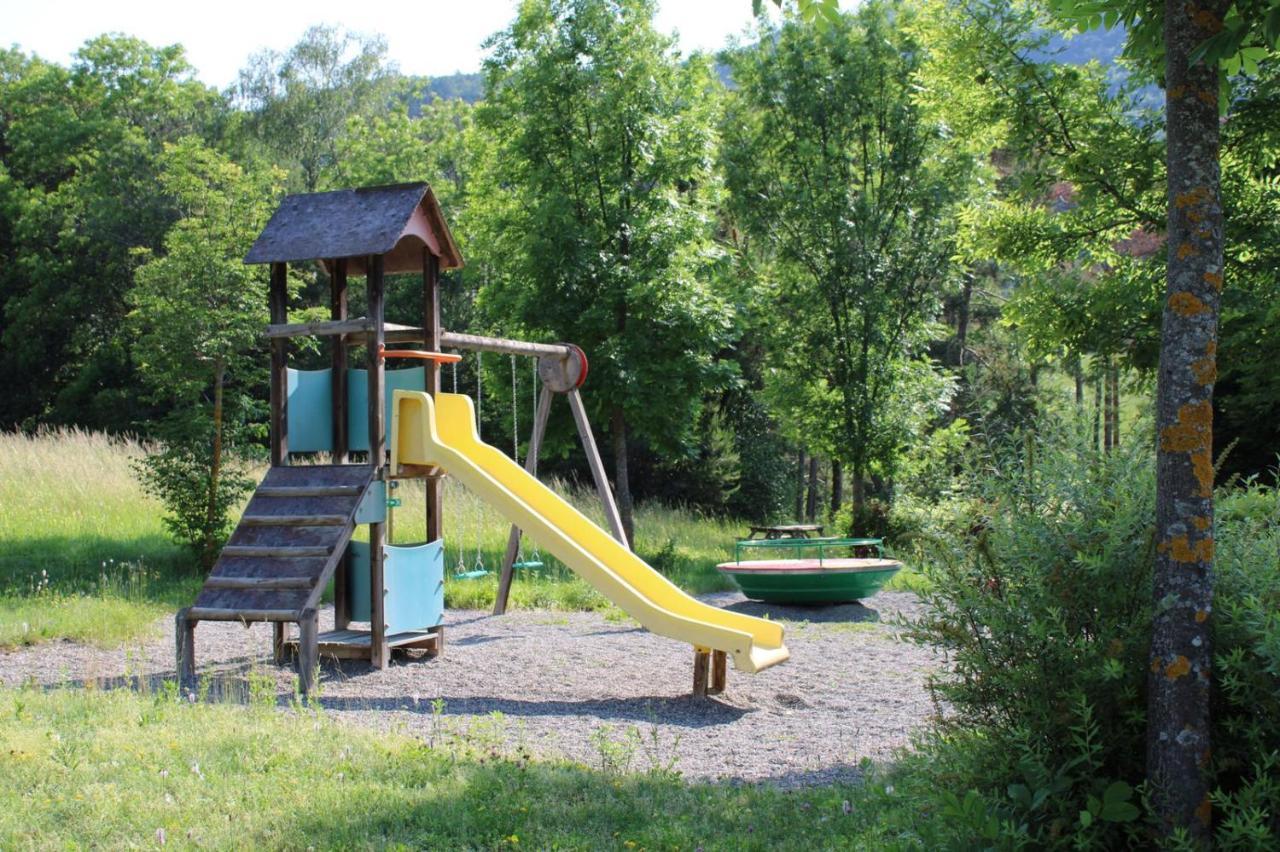 Village De Chalets Et Camping La Pierre De L'Aigle La Breole ภายนอก รูปภาพ