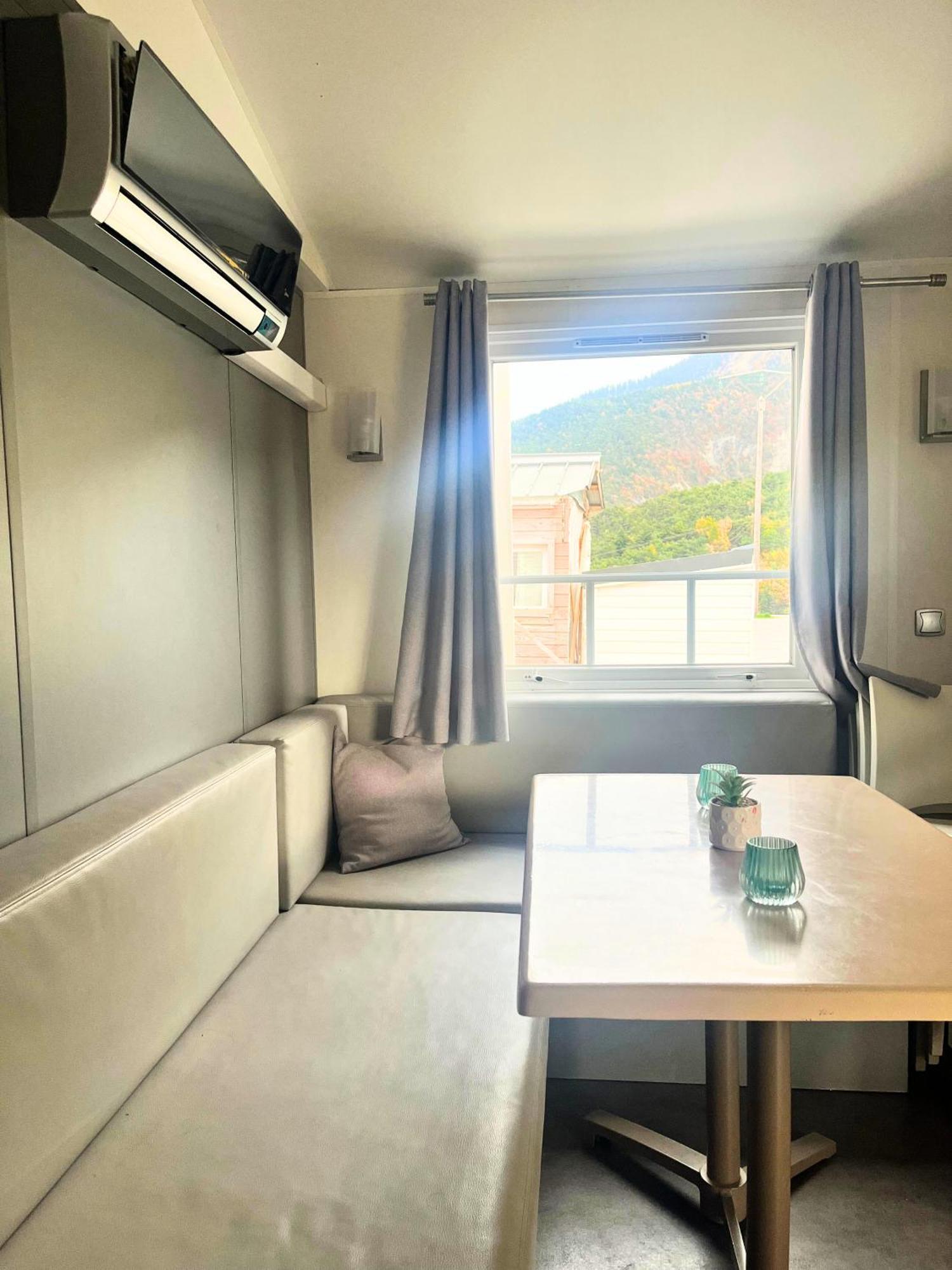 Village De Chalets Et Camping La Pierre De L'Aigle La Breole ภายนอก รูปภาพ